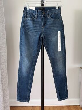 Banana Republic Girlfriend Mid-Rise Jeans Women Size 25/0 Blue Stretch Denim NWT